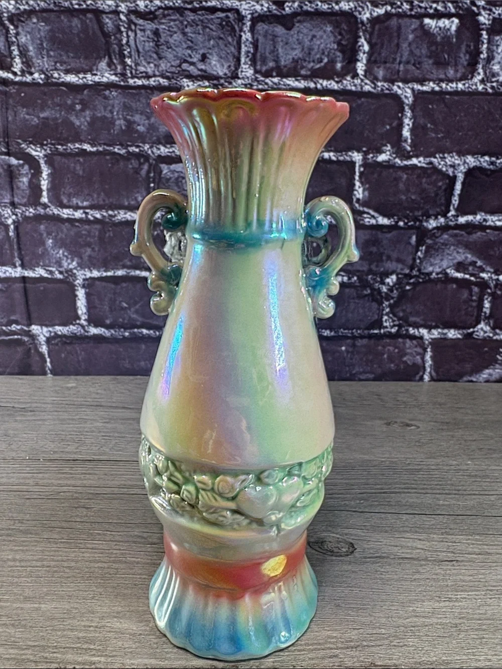 N/A elegant iridescent